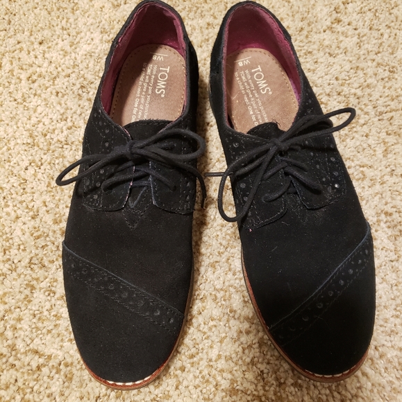 Shoes - Picture 1 of 8